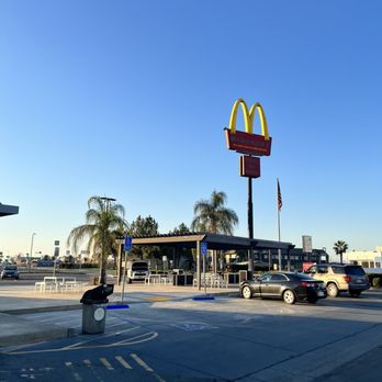 McDonald's - a parking lot with cars parked in front of it - Fast Food Near Me - Buttonwillow, California