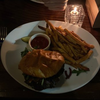 Divani - Divani Burger - Wine Bars Near Me - Grand Rapids, Michigan