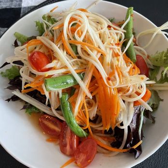 Vegan Plate - Papaya Salad - Thai Near Me - Chicago, Illinois