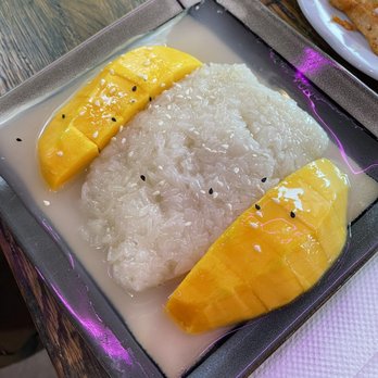 E&T Thai Food - Sticky Rice with Mango - Thai Near Me - Lone Tree, Colorado E&T Thai Food - Sticky Rice with Mango - Thai Near Me - Lone Tree, Colorado