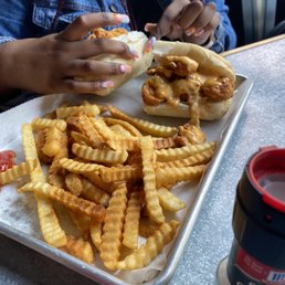 Shrimp poboy