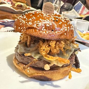 Gordon Ramsay Burger Las Vegas - Stout Burger - Burgers Near Me - Las Vegas, Nevada Gordon Ramsay Burger Las Vegas - Stout Burger - Burgers Near Me - Las Vegas, Nevada