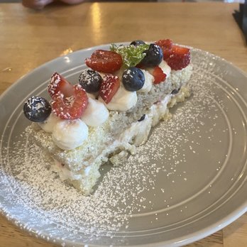 Liv's - Delicious dessert - Seafood Near Me - Long Beach, California