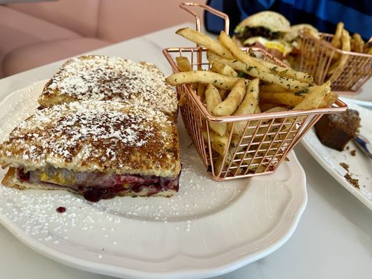 Caroline's on Main by null