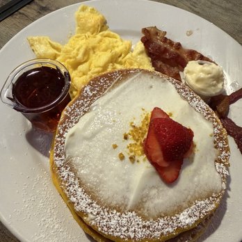 San Pedro Cafe - Lemon pancakes, bacon and eggs - Diners Near Me - San Pedro, California San Pedro Cafe - Lemon pancakes, bacon and eggs - Diners Near Me - San Pedro, California