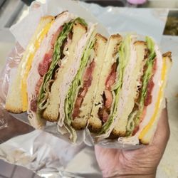 Pop's Deli - Turkey club