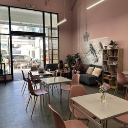 1 Oz Coffee - Interior