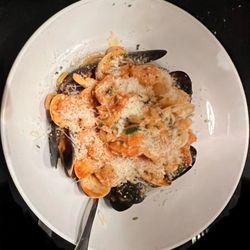 Villa Capri Trattoria & Wine Bar - Fruitti de mare linguine special