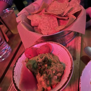 Texan Taco Bar - Guacamole de Casa - Tacos Near Me - Chicago, Illinois