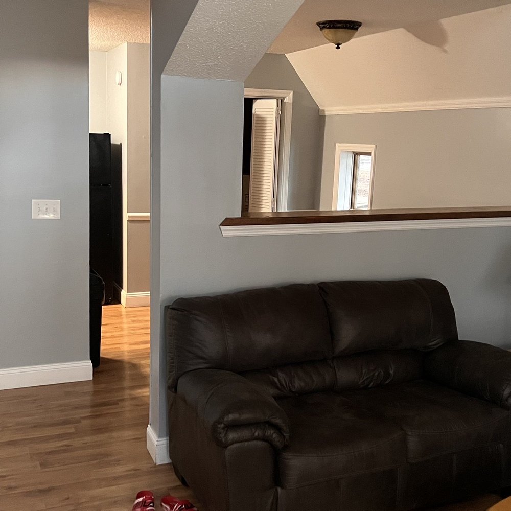 Goose Pond Colony - a living room with leather furniture - Nightlife Near Me - Scottsboro, Alabama Goose Pond Colony - a living room with leather furniture - Nightlife Near Me - Scottsboro, Alabama