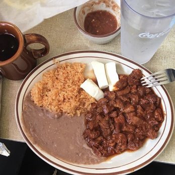 Laredo Mexican Restaurant & Deli - guisado de puerco con arroz y frijoles y queso fresco - Grocery Near Me - Fort Wayne, Indiana