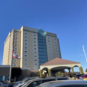 Del Monte Beach - Embassy suites by Hilton - Beaches Near Me - Monterey, California