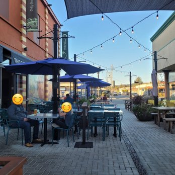 Castro Valley Marketplace - Outdoor seating in front of The Cannery, in alleyway between the Castro Valley Marketplace and Vietnamese restaurant, Wend's Place. - Public Markets Near Me - Castro Valley, California