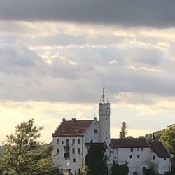 Aussichtspunkt Kreuzberg - ... Blick rüber zur Burg ...