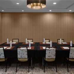 Embassy Suites by Hilton Phoenix Biltmore - Meeting Room
