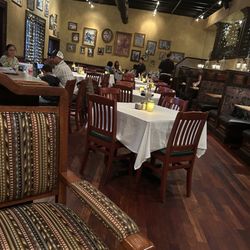 Sanducci's Trattoria - Great atmosphere