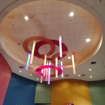 Marcus Town Square Cinema - Very dated decor in the lobby - Cinema Near Me - Dardenne Prairie, Missouri