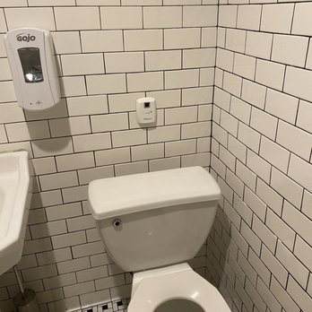 Juliana's - Toilet. Sit or squat? - Pizza Near Me - Brooklyn, New York Juliana's - Toilet. Sit or squat? - Pizza Near Me - Brooklyn, New York