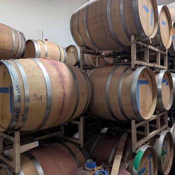 Bel Lago Vineyards & Winery - Oak room - Wine Tasting Room Near Me - Cedar, Michigan
