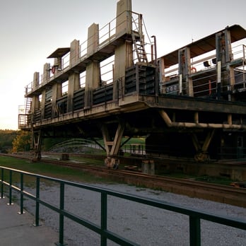 Big Chute Marine Railway - This is the thing that hauls boats from one side to the other. - Parks Near Me - Coldwater, Ontario