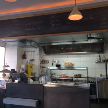 A Mano - Italian Near Me - Zürich, ZH