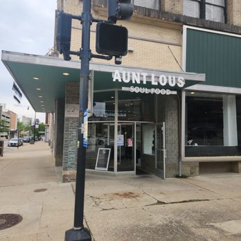 Aunt Lou’s Soul Food - Soul Food Near Me - Springfield, Illinois Aunt Lou’s Soul Food - Soul Food Near Me - Springfield, Illinois