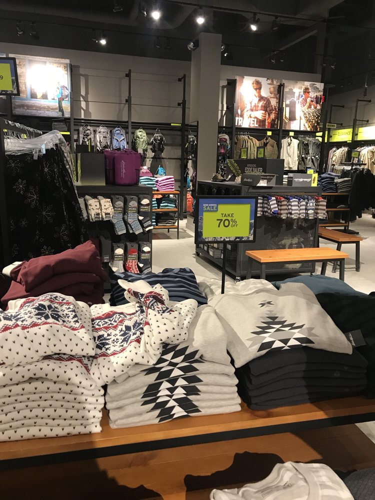 EDDIE BAUER OUTLET Men's Clothing at 300 Taylor Rd, Niagara On The Lake, Ontario, Canada