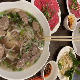Pho Tai Bo Vien (steak and meatballs) Pho Tai Bo Vien (steak and meatballs)