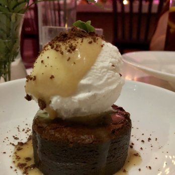 P.S. Kitchen - Brownie with ice cream - caramel drizzle - Vegetarian Near Me - New York, New York