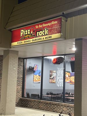 Pizza Track by null