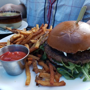 Bear Branch Tavern - Build your own burger - New American Near Me - Vienna, Virginia