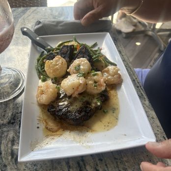 Circles Waterfront at Lands End Marina - SURF -N- TURF - Seafood Near Me - Apollo Beach, Florida