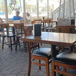 Gilan Pizza & Grill - Outdoor seating