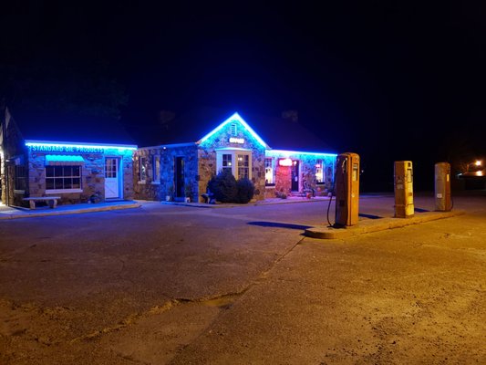 Wagon Wheel Motel by null