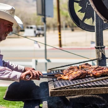 Copper Top BBQ - At the grill. - Barbeque Near Me - Big Pine, California Copper Top BBQ - At the grill. - Barbeque Near Me - Big Pine, California
