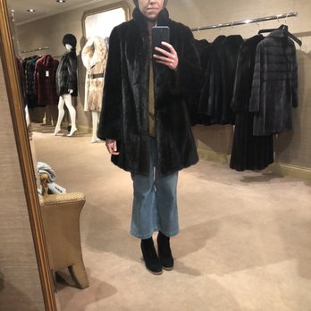 Fabbri Furs - Women's Clothing Near Me - Chicago, Illinois