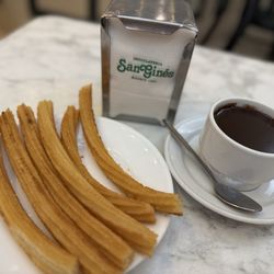 Chocolatería San Ginés - Order of 6 Churros & Hot Chocolate