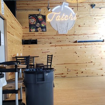 Taichi Bubble Tea Chicago - Interior decorated nicely - Ramen Near Me - Chicago, Illinois