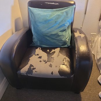 The Presidio Hotel - WHAT IS THIS?!?!?!? How can they event feel comfortable to charge for something like this in their room!?! - Hotels Near Me - Santa Barbara, California