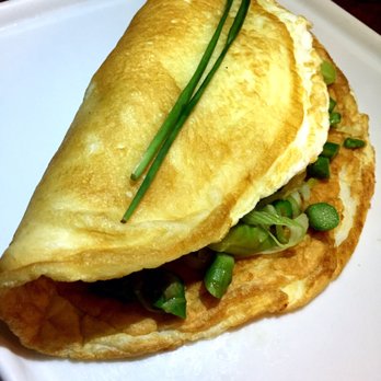 Frutaria São Paulo - Omelete de claras com aspargos e alho poró - Juice Bars & Smoothies Near Me - São Paulo, SP Frutaria São Paulo - Omelete de claras com aspargos e alho poró - Juice Bars & Smoothies Near Me - São Paulo, SP