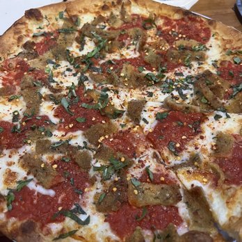 Tommy's Tavern + Tap - Pizza with breaded eggplant - American Near Me - Edison, New Jersey Tommy's Tavern + Tap - Pizza with breaded eggplant - American Near Me - Edison, New Jersey