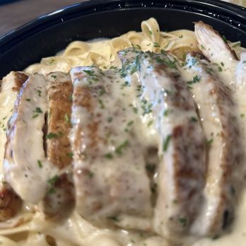 Olive Garden Italian Restaurant - Chicken Alfredo - Italian Near Me - Oxnard, California