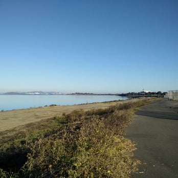 The Gilman Field - The back end has entrance to the bay shore. Great view of SF and the surrounding areas. - Parks Near Me - Berkeley, California The Gilman Field - The back end has entrance to the bay shore. Great view of SF and the surrounding areas. - Parks Near Me - Berkeley, California
