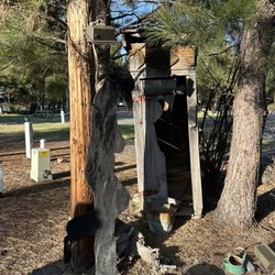 Big Pines RV Park - Art deco