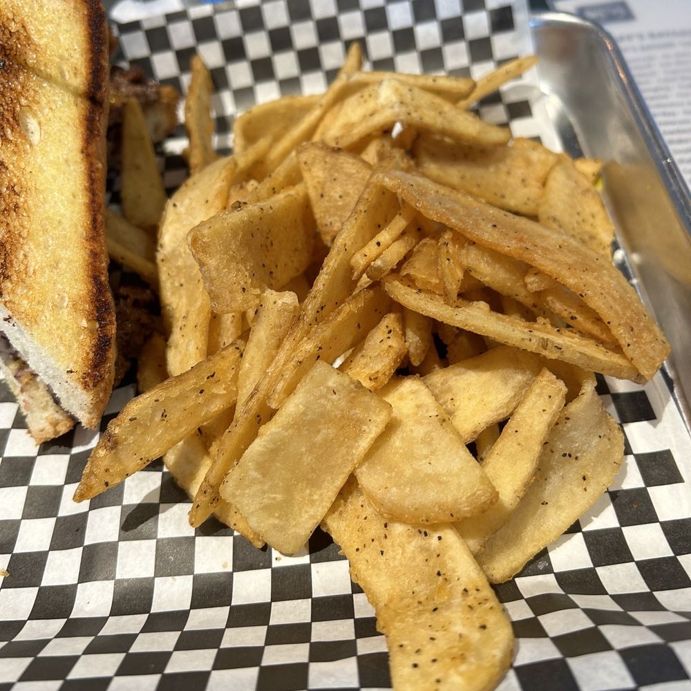 Spliff's Gastropub - French Fries - Beverage Store Near Me - Jacksonville, Florida