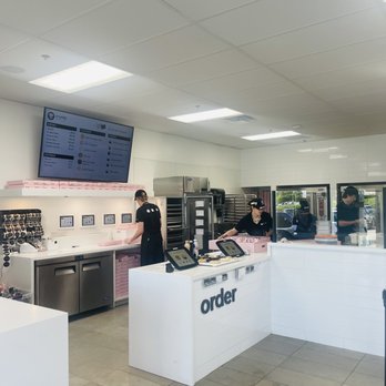 Crumbl - Fishers - Bakeries Near Me - Fishers, Indiana Crumbl - Fishers - Bakeries Near Me - Fishers, Indiana