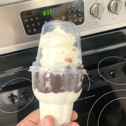 Dairy Queen Grill & Chill - Hot fudge sundae