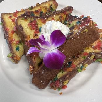 Guieb Cafe - Fruity Pebbles French Toast - New American Near Me - Honolulu, Hawaii