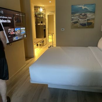 AC Hotel - Hotels Near Me - St. Petersburg, Florida