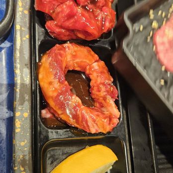 Chubby Cattle - Their 1 order per person. The season is good. I'm not sure what type of wagyu it is - Barbeque Near Me - Monterey Park, California